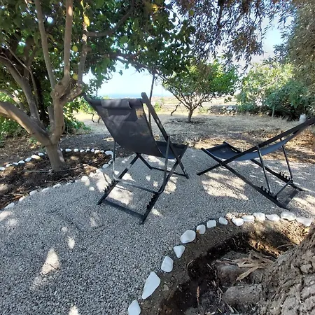 Kypseli House - Garden Home, Steps From 度假居