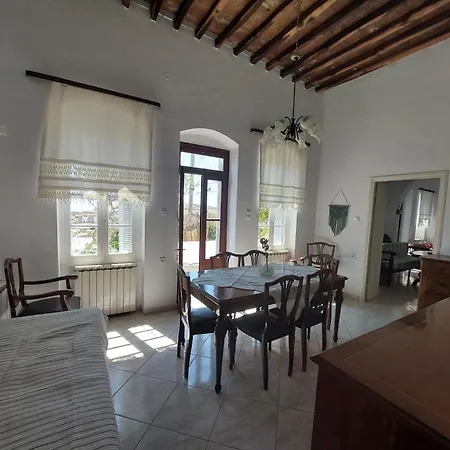 Kypseli House - Garden Home, Steps From 度假居 阿波罗尼亚