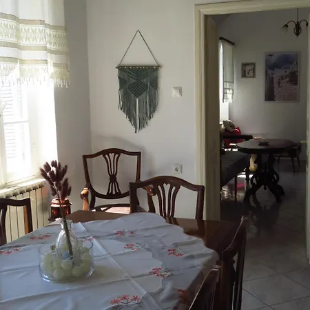 Kypseli House - Garden Home, Steps From * 阿波罗尼亚